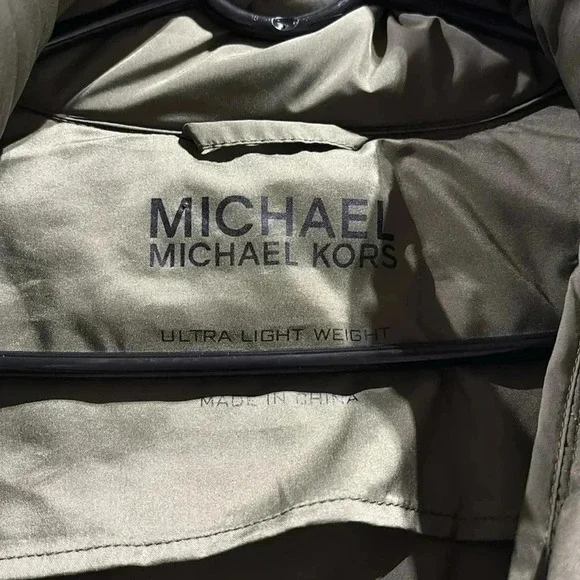 Michael Kors Down alternative hooded puffer parka coat,ultralight,zipper,logo